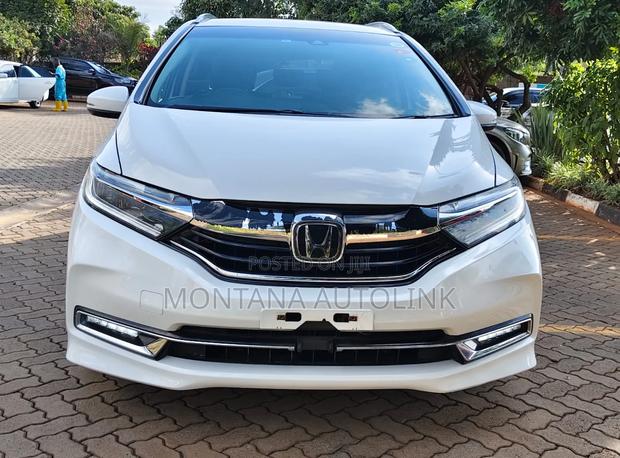Honda Fit Shuttle 1.5 Hybrid 2WD 2019 Pearl