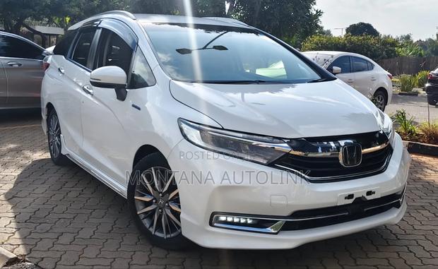 Honda Fit Shuttle 1.5 Hybrid 2WD 2019 Pearl