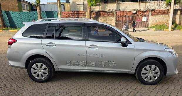 Toyota Corolla Fielder 2015 Silver