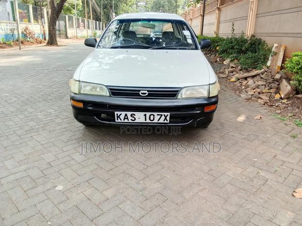 Toyota Corolla 1998 White