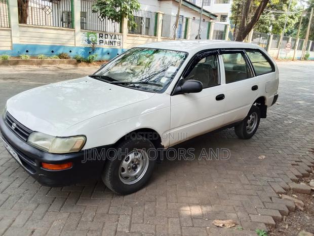 Toyota Corolla 1998 White