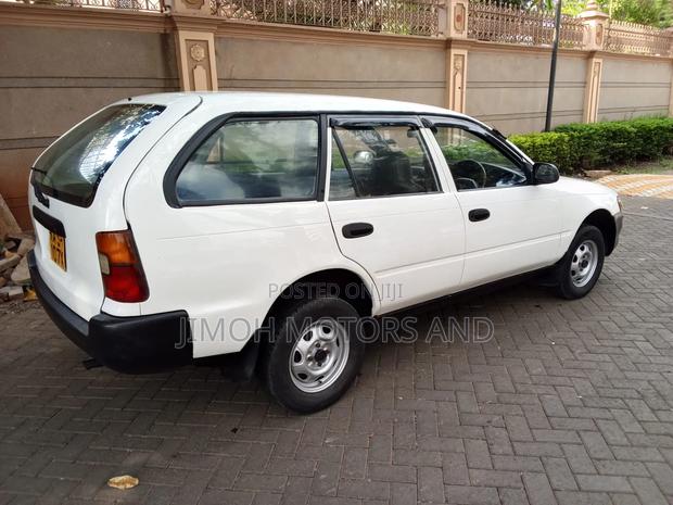 Toyota Corolla 1998 White