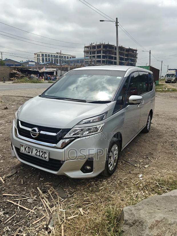 Nissan Serena 2018 Silver