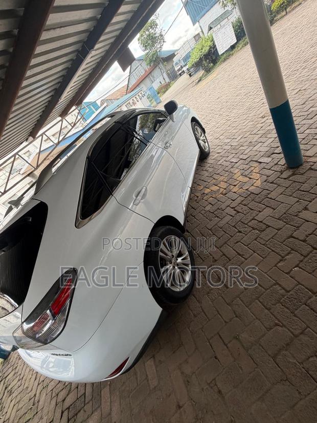 Lexus RX 450H FWD 2012 White