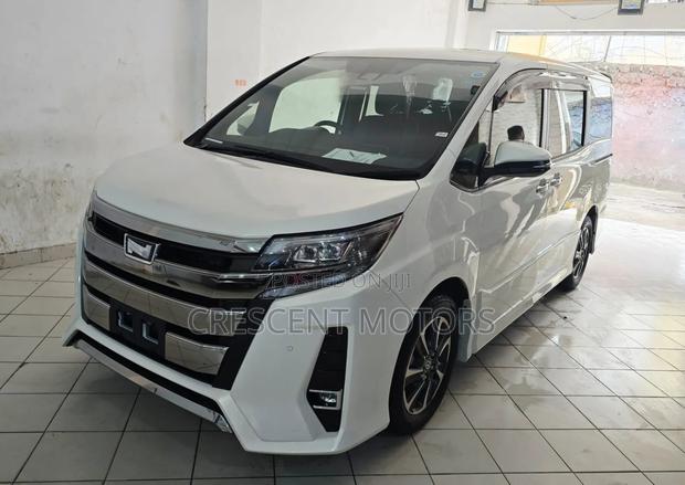 Toyota Noah 2019 White
