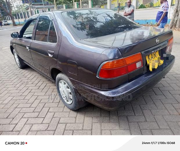 Nissan Sunny 2001 Gray