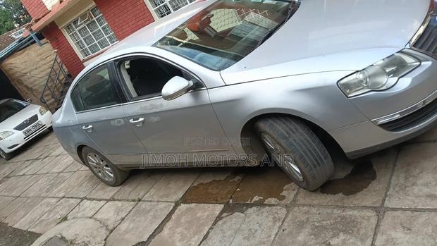 Volkswagen Passat 2009 Silver