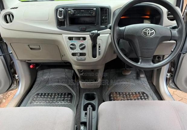 Toyota Pixis 2016 Silver