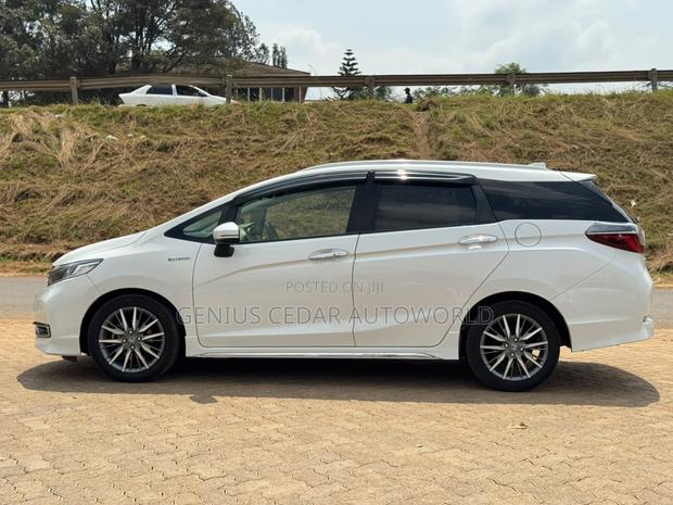 Honda Shuttle 2019 White