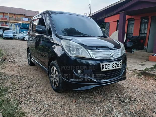 Mitsubishi Delica 2014 Black