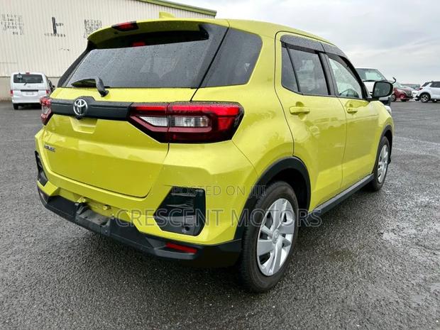 Toyota Raize 2020 Yellow