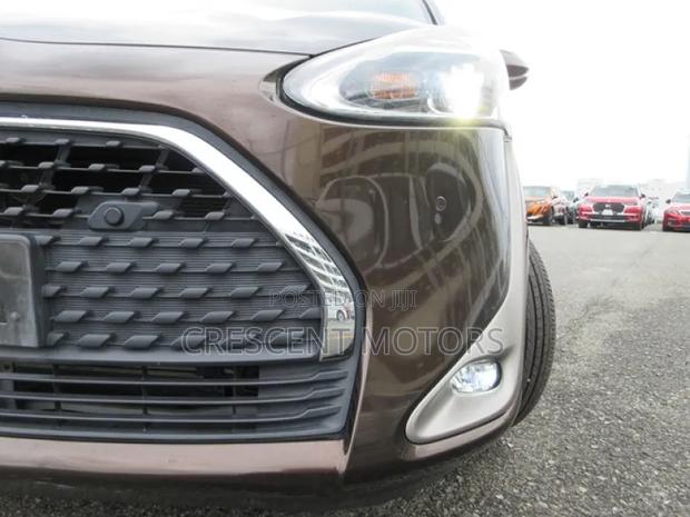 Toyota Sienta 2020 Brown