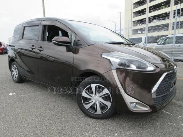 Toyota Sienta 2020 Brown