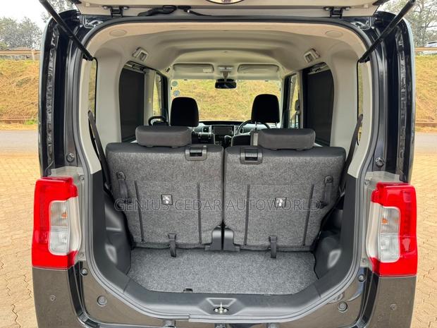 Daihatsu Tanto 2019