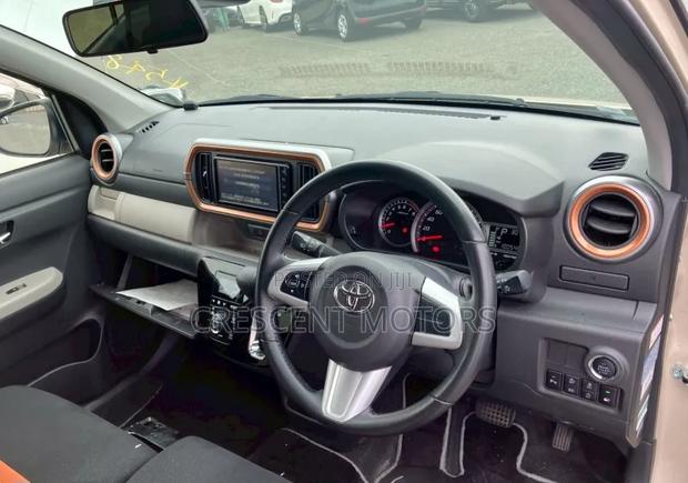 Toyota Passo 2021 Beige