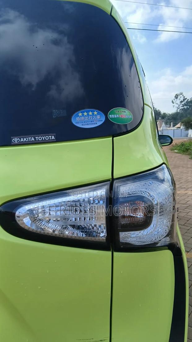 Toyota Sienta 2019 Green