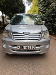 Toyota Noah 2005 Silver for sale