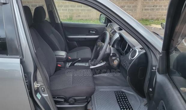 Suzuki Escudo 2006 Gray
