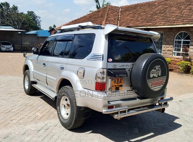 Toyota Land Cruiser Prado 2000 Silver