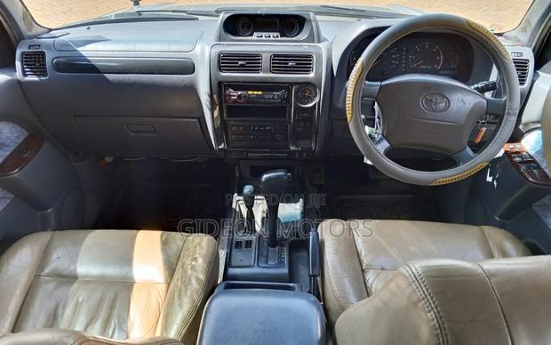 Toyota Land Cruiser Prado 2000 Silver