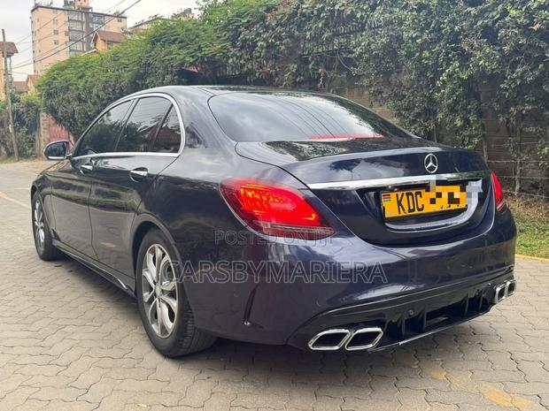 Mercedes-Benz C180 2015 Blue