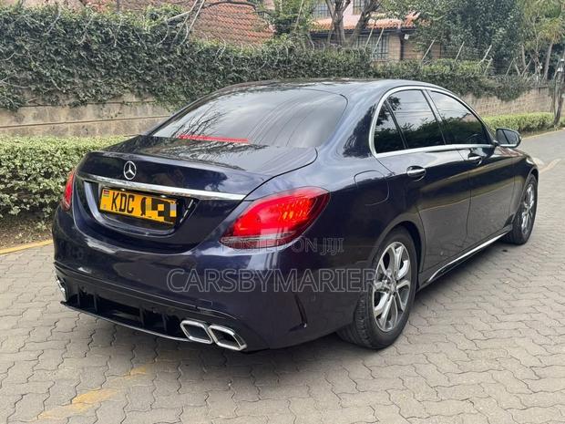 Mercedes-Benz C180 2015 Blue