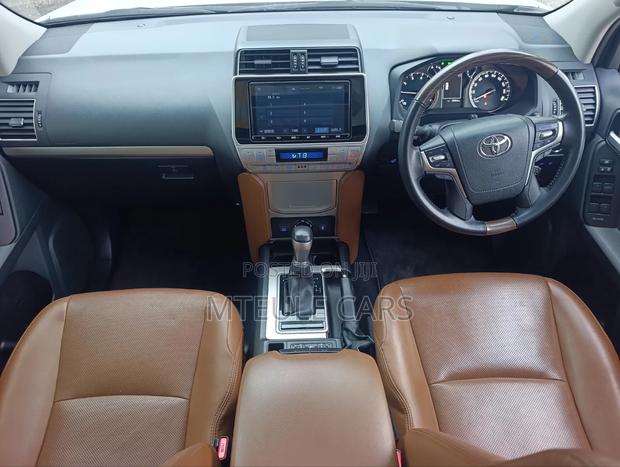 Toyota Land Cruiser Prado 2021