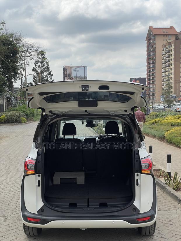 Toyota Sienta 2020 White