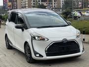 Toyota Sienta 2020 White for sale