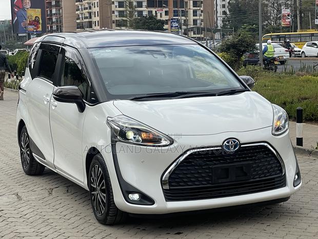 Toyota Sienta 2020 White