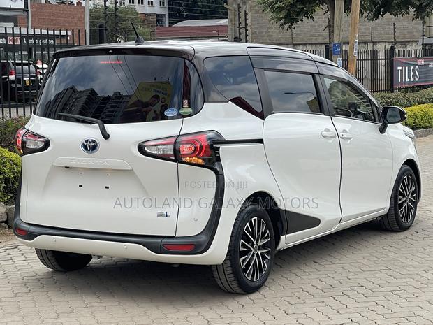 Toyota Sienta 2020 White