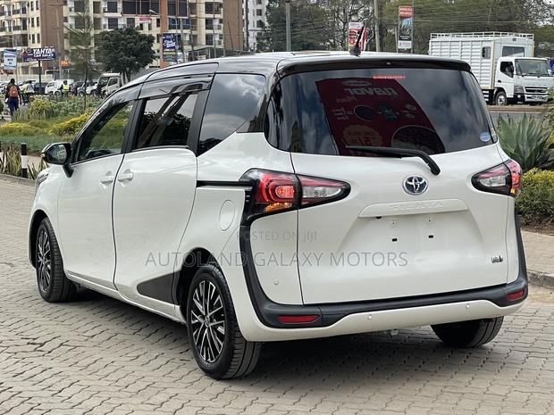 Toyota Sienta 2020 White