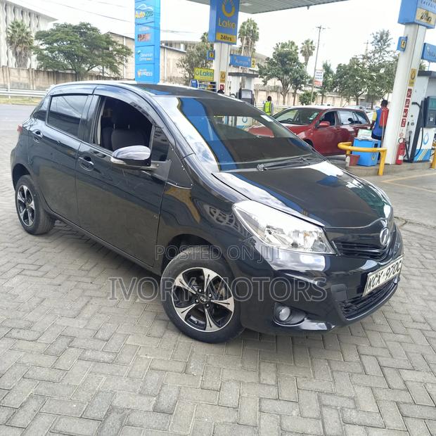 Toyota Vitz 2013 Black