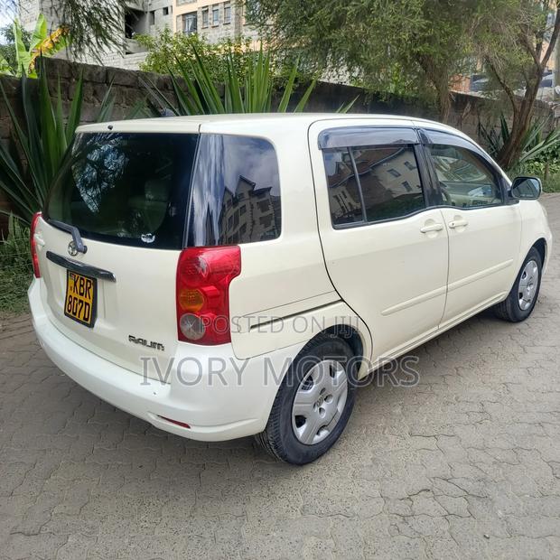 Toyota Raum 2007 White