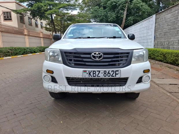 Toyota Hilux 2014 Pearl