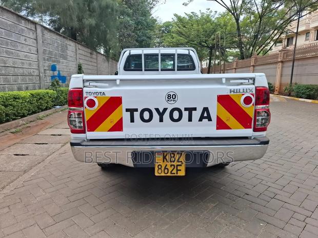 Toyota Hilux 2014 Pearl
