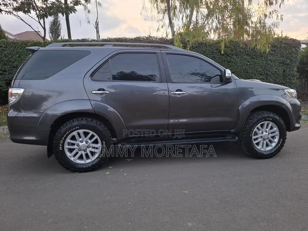 Toyota Fortuner 2015 Gray