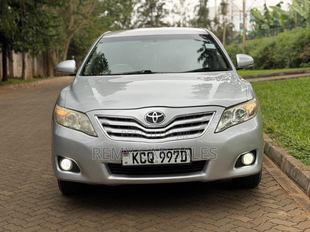 Toyota Camry 2011 Silver