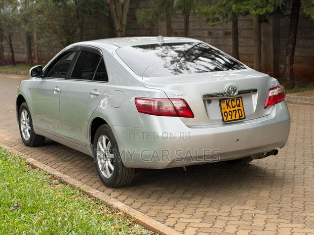 Toyota Camry 2011 Silver