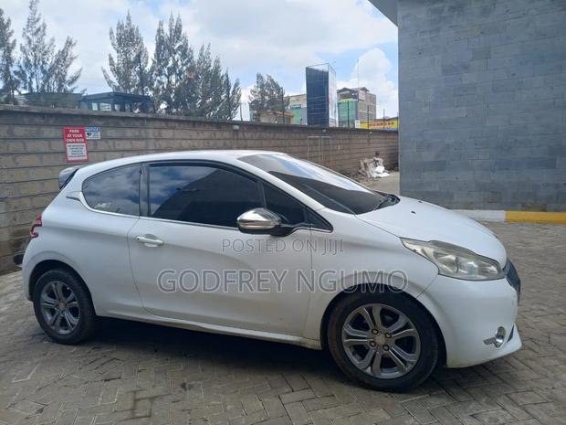 Peugeot 208 2014 White