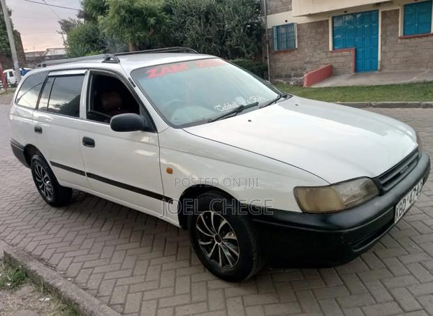 Toyota Caldina 2000 White