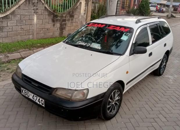 Toyota Caldina 2000 White