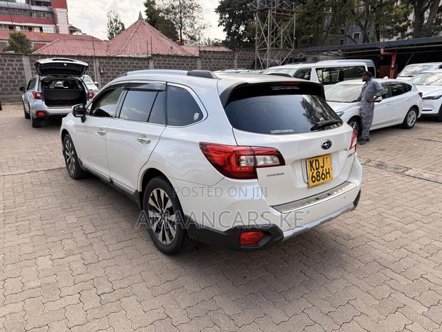 Subaru Outback 2.5i Premium 4dr Wagon AWD (2.5L 4cyl CVT) 2015 White