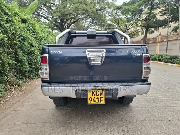 Toyota Hilux 2.5 D-4D 4X4 SRX 2012 Gray