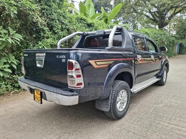 Toyota Hilux 2.5 D-4D 4X4 SRX 2012 Gray