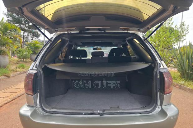 Toyota Harrier 2001 Silver