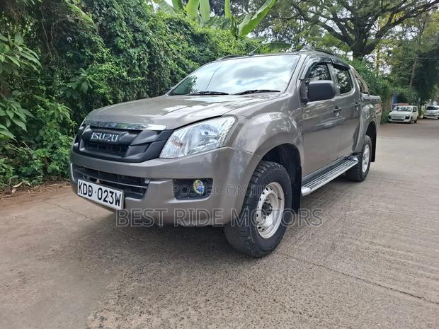 Isuzu D-MAX 2022 Gray