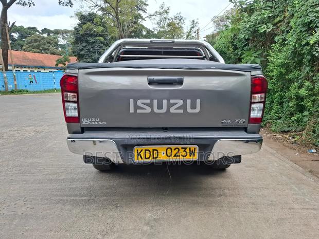 Isuzu D-MAX 2022 Gray
