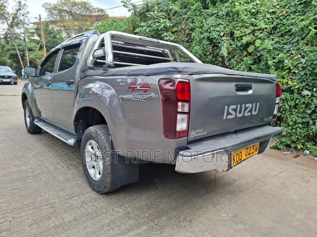 Isuzu D-MAX 2022 Gray