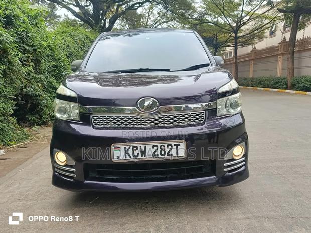 Toyota Voxy 2012 Burgundy